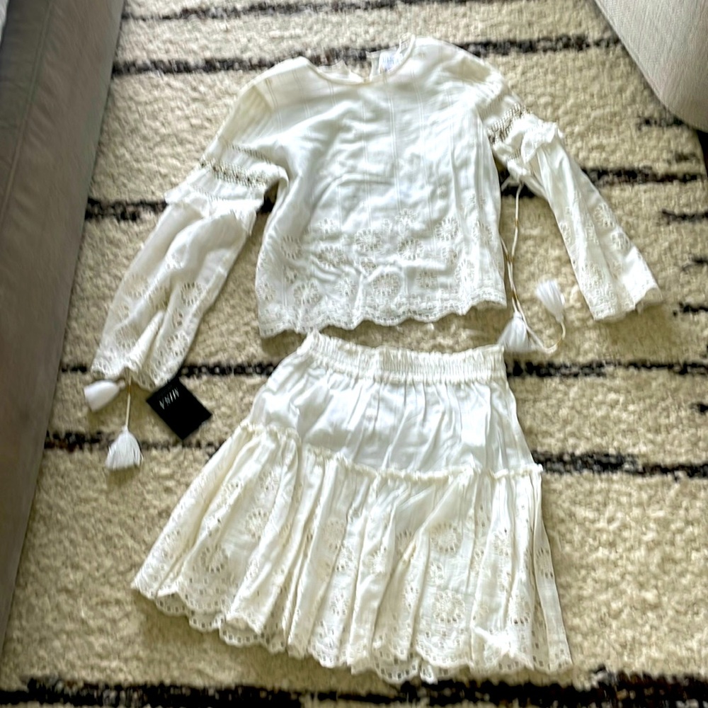 Adorable white lace boho Misa Los Angeles skirt and long sleeved top set size x